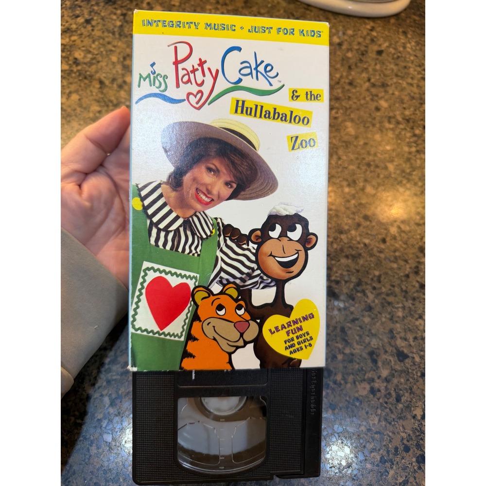 Miss Patty Cake Hullabaloo Zoo VHS Video Kids Learning Fun‎ Ages 1 8